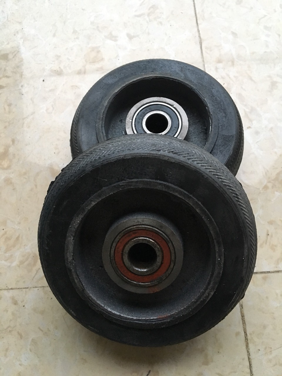 Bánh xe cao su chịu tải trọng lớn đủ kích thước