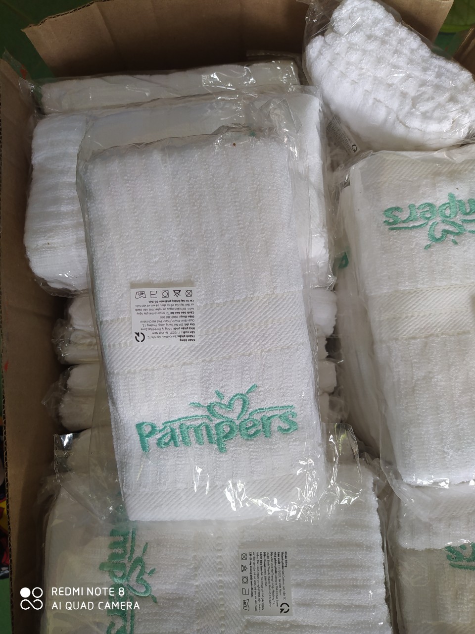Bộ 2 khăn Cotton cao cấp thêu logo Pampers