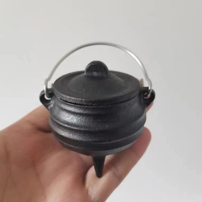 %E3%80%90Fast-selling%E3%80%91%20Mini%20Cauldron%20for%20Halloween%20-%20Image%202
