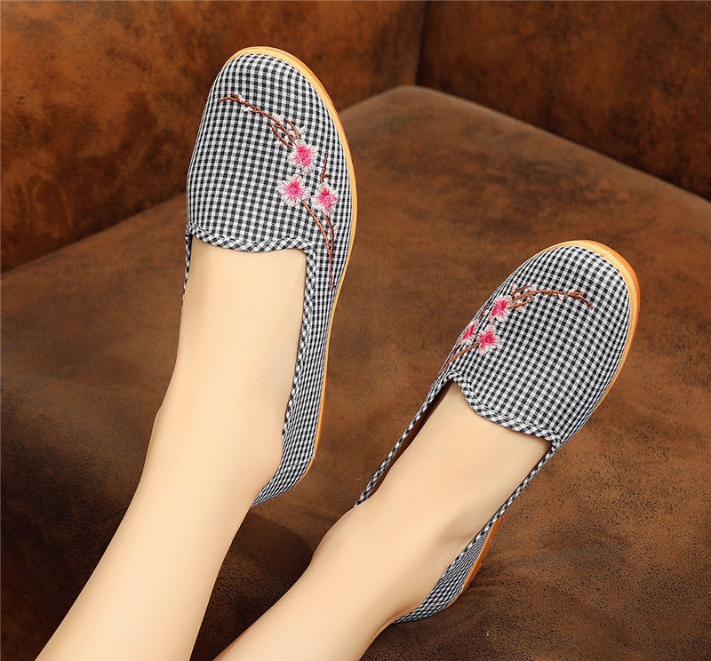 Giày lười nữ vải mềm đế cao su êm chân cao 2cm