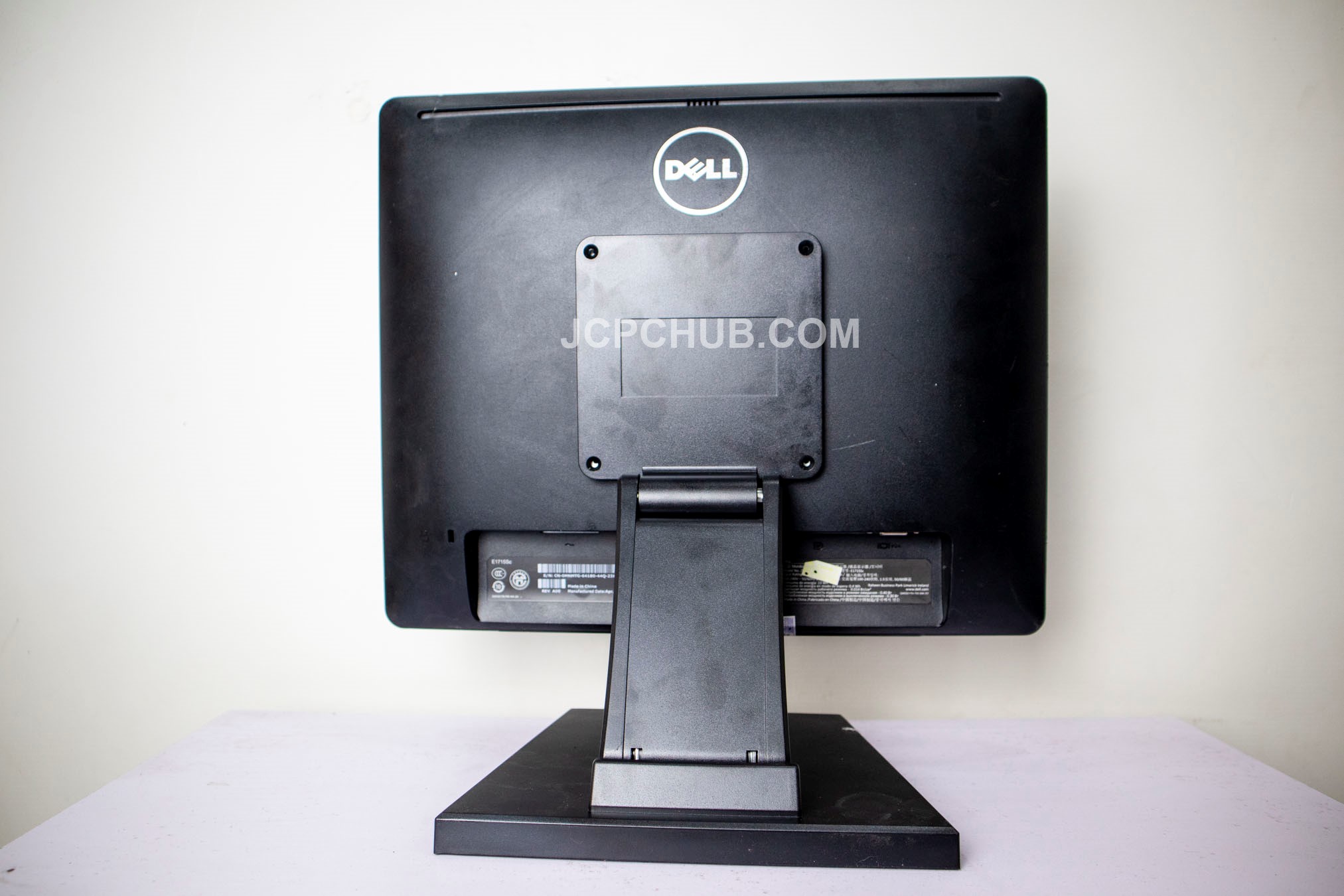 Dell Monitor 17 Inch Square Type LCD / LED Monitor Black with Free VGA  Cable and Power Cable Black or Black Grey /White ( Already Used ) | Lazada  PH