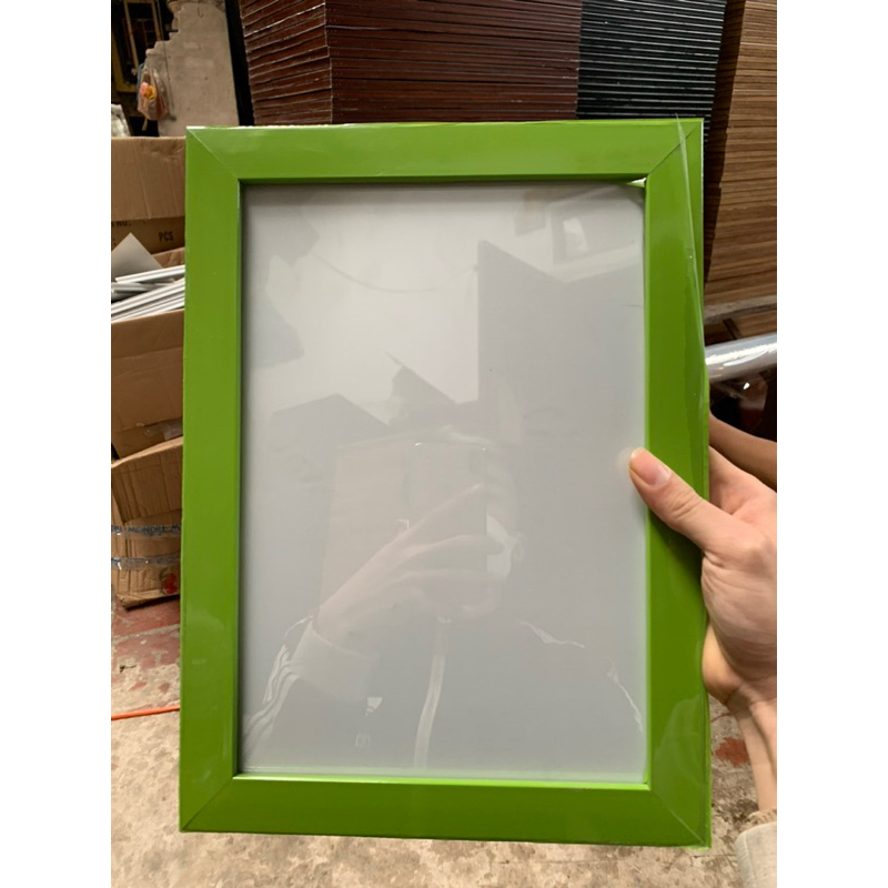 khung ảnh bằng khen a4(21x30)cm màu đẹp( bảo hành gãy vỡ).