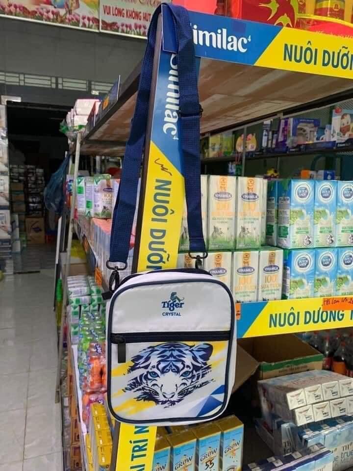 Túi đeo chéo Tiger Crystal