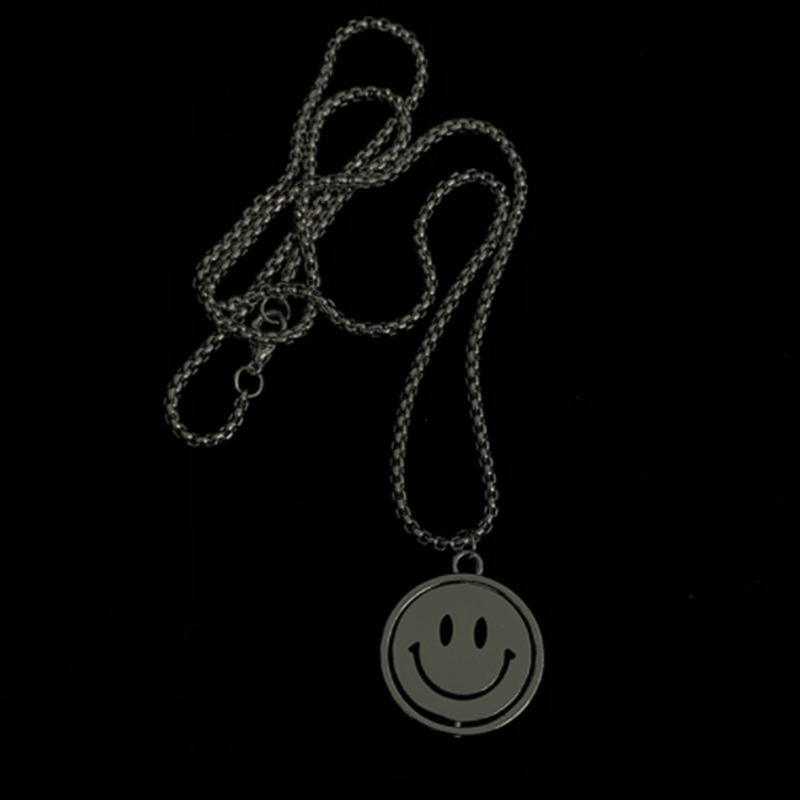 %E3%80%90Cheap%E3%80%91Rotatable%20Smiley%20Face%20Necklace%20Men's%20Street%20Dance%20Necklace%20Gift%20Necklace%20Men's%20Necklace%20Justin%20Bieber%20Neck%20Pendant%20Same%20-%20Image%204