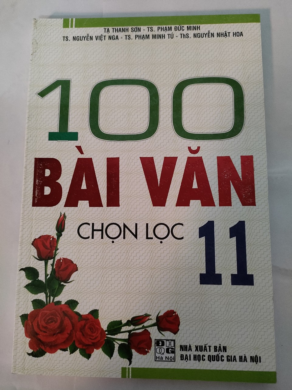 Sách 100 bài văn chọn lọc lớp 11