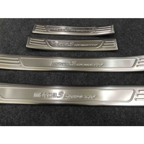 Chống trầy bậc cửa trong inox xe mazda 3 2020-2022