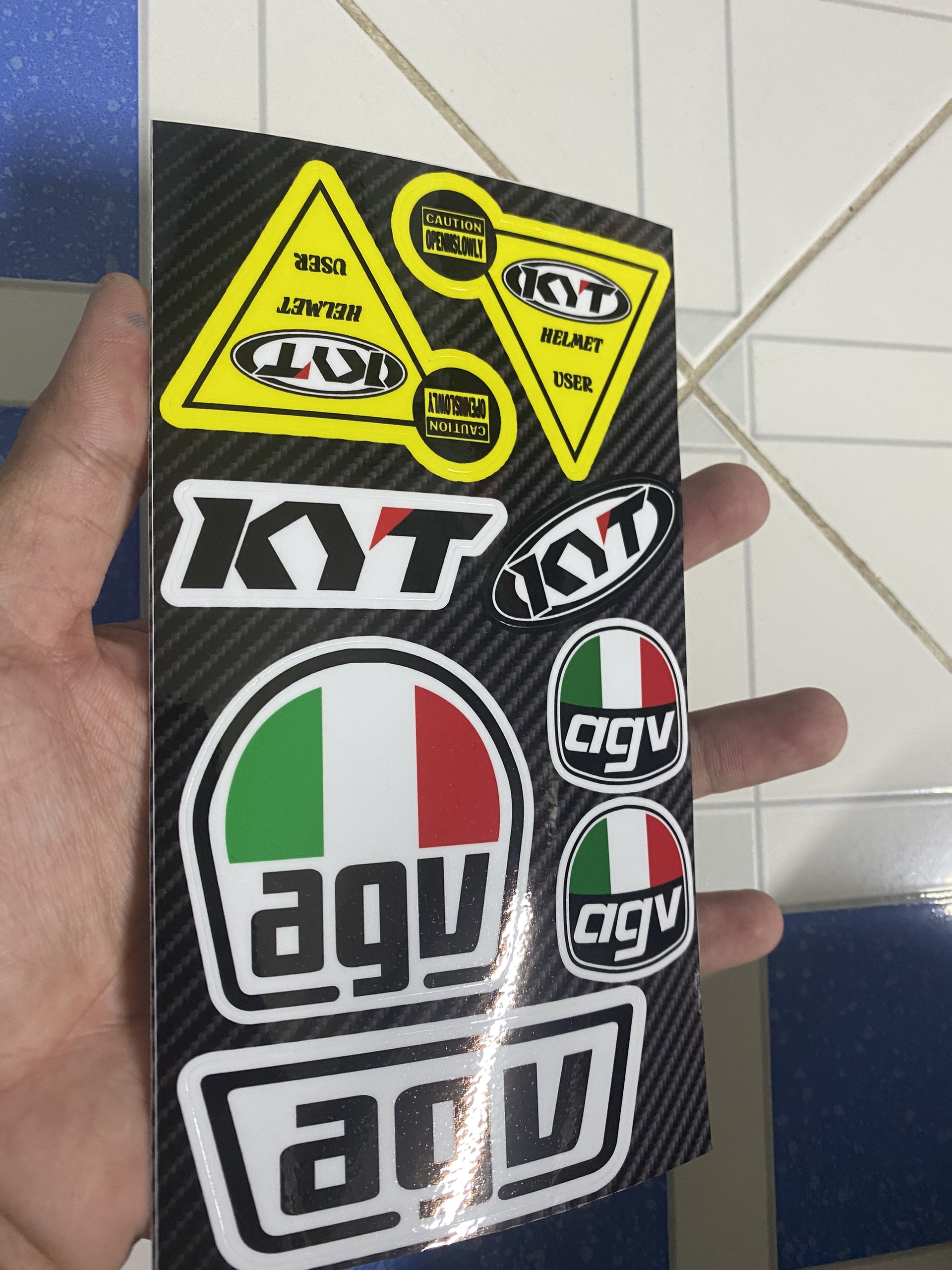 Sét tem logo 10x18 kyt agv