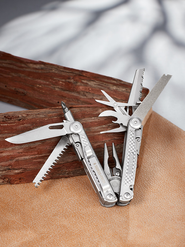 Swiss+Tech 18in1 Crocodile Pliers Multi-tool Survival Kit