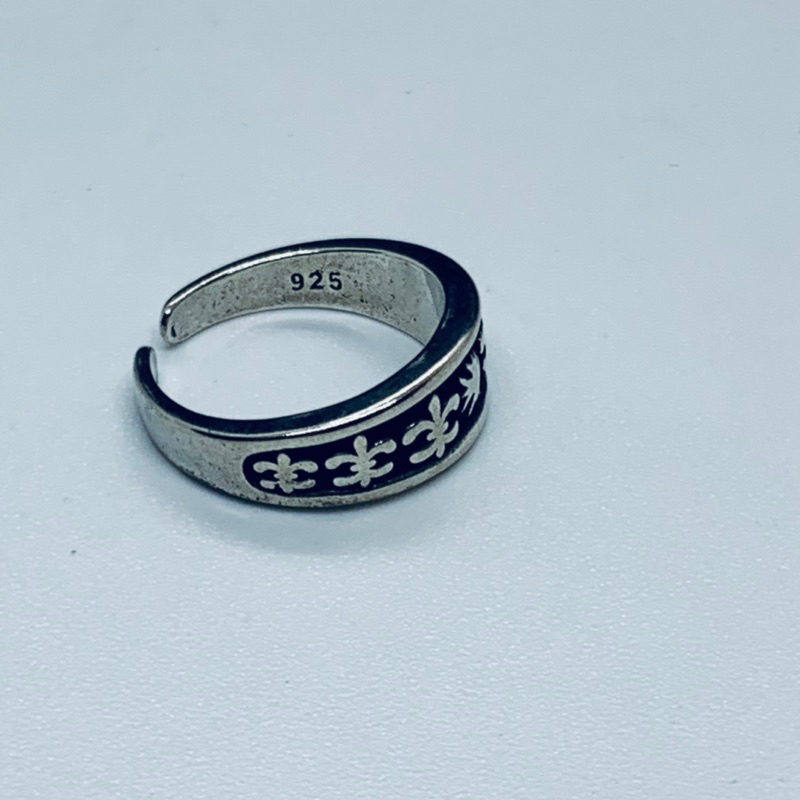 Nhẫn unisex Chrome Heart hoạ tiết mỏ neo bạc .