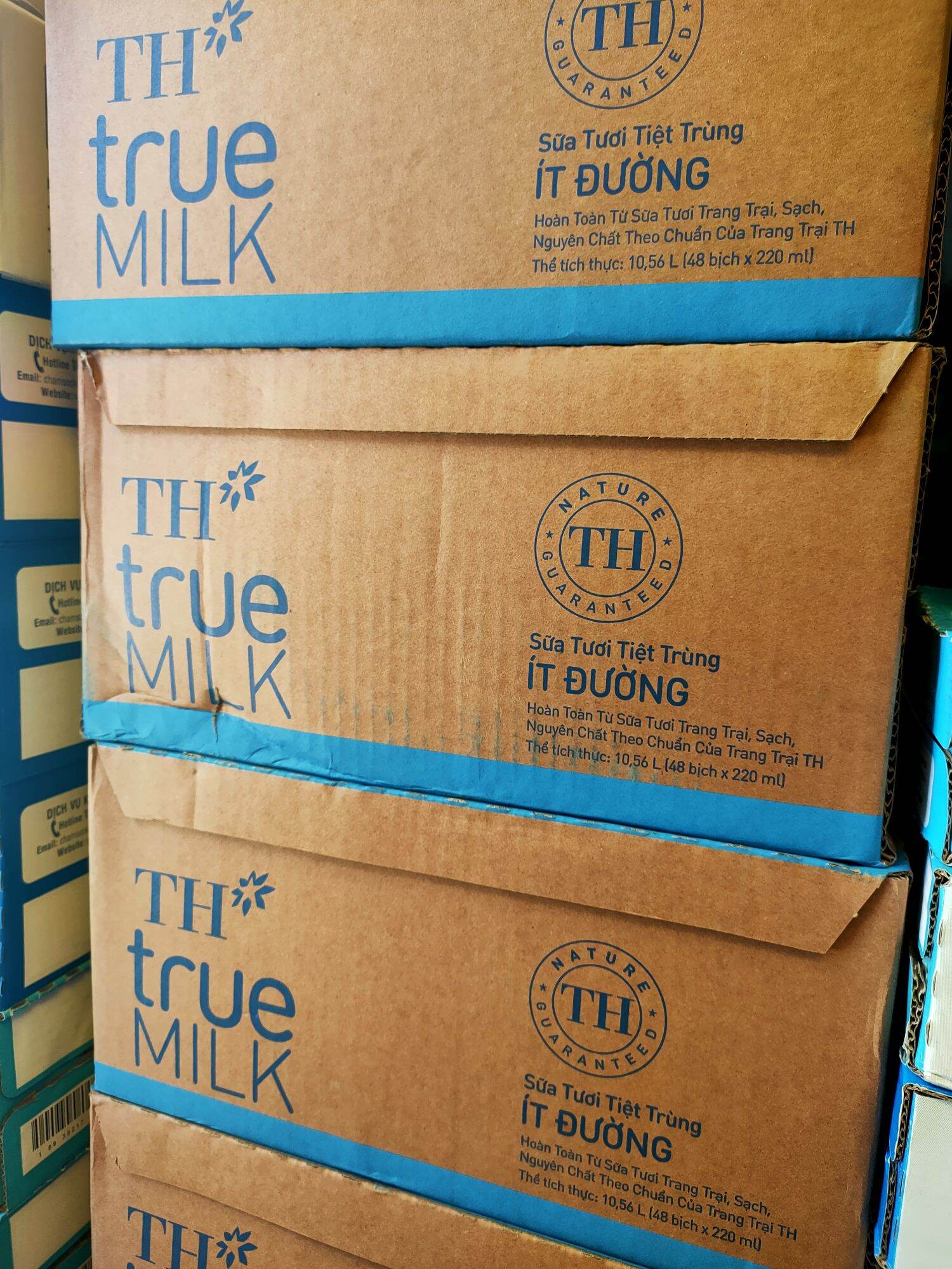 Sữa Tươi TH True Milk ít đường bịch 220 ml