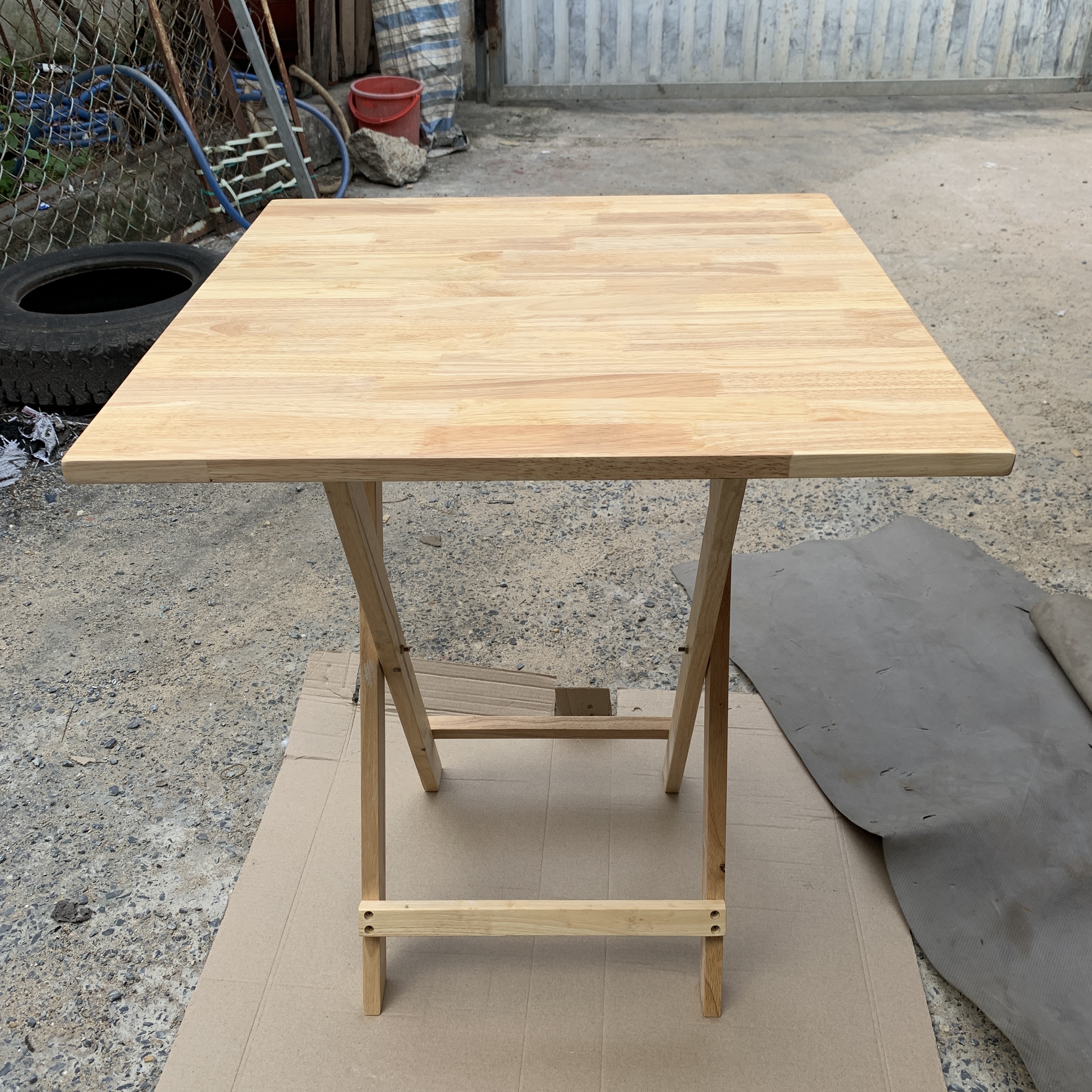 Bàn vuông xếp gọn 60x60cm cao 75cm