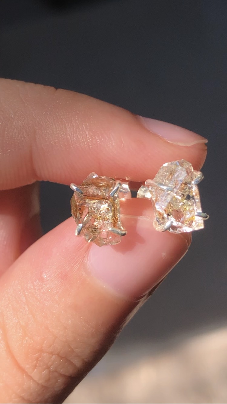 Bông tai chuôi bạc herkimer