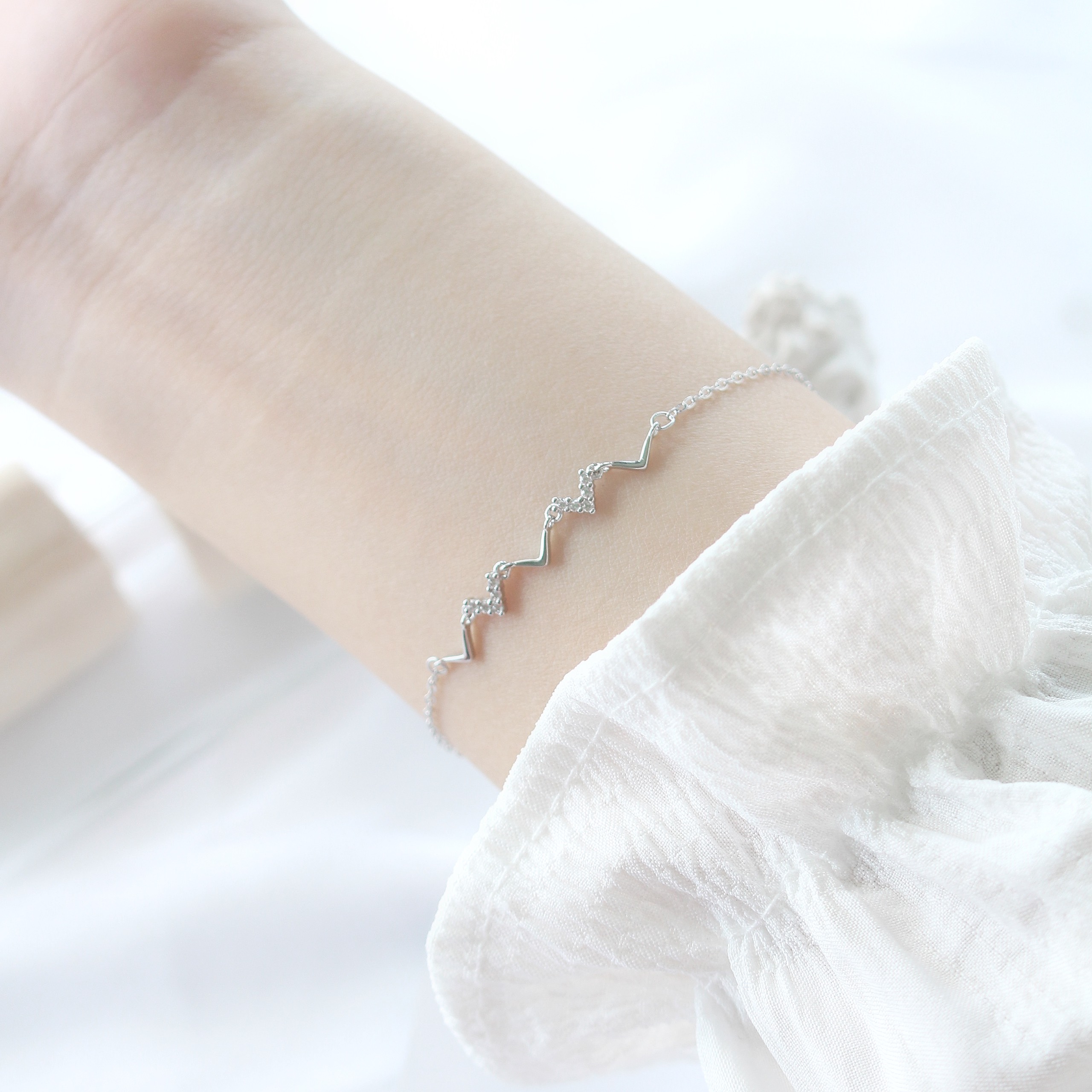 Vòng tay bạc Miuu Silver, lắc tay nữ Zigzac Bracelet