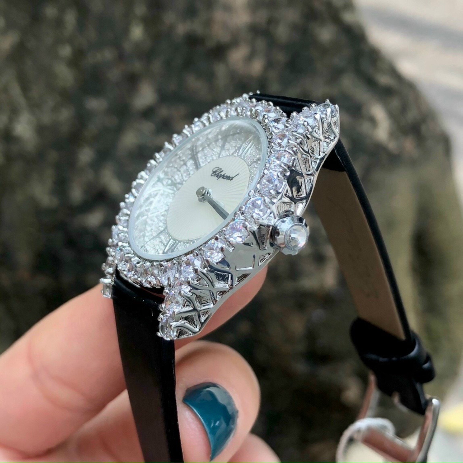 đồng hồ nữ chopard dây da mềm mặt cườm đá sang trọng