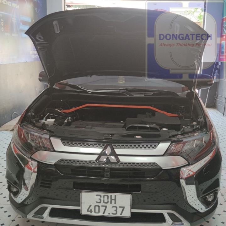 THANH CÂN BẰNG OUTLANDER (FRONT STRUT BAR)
