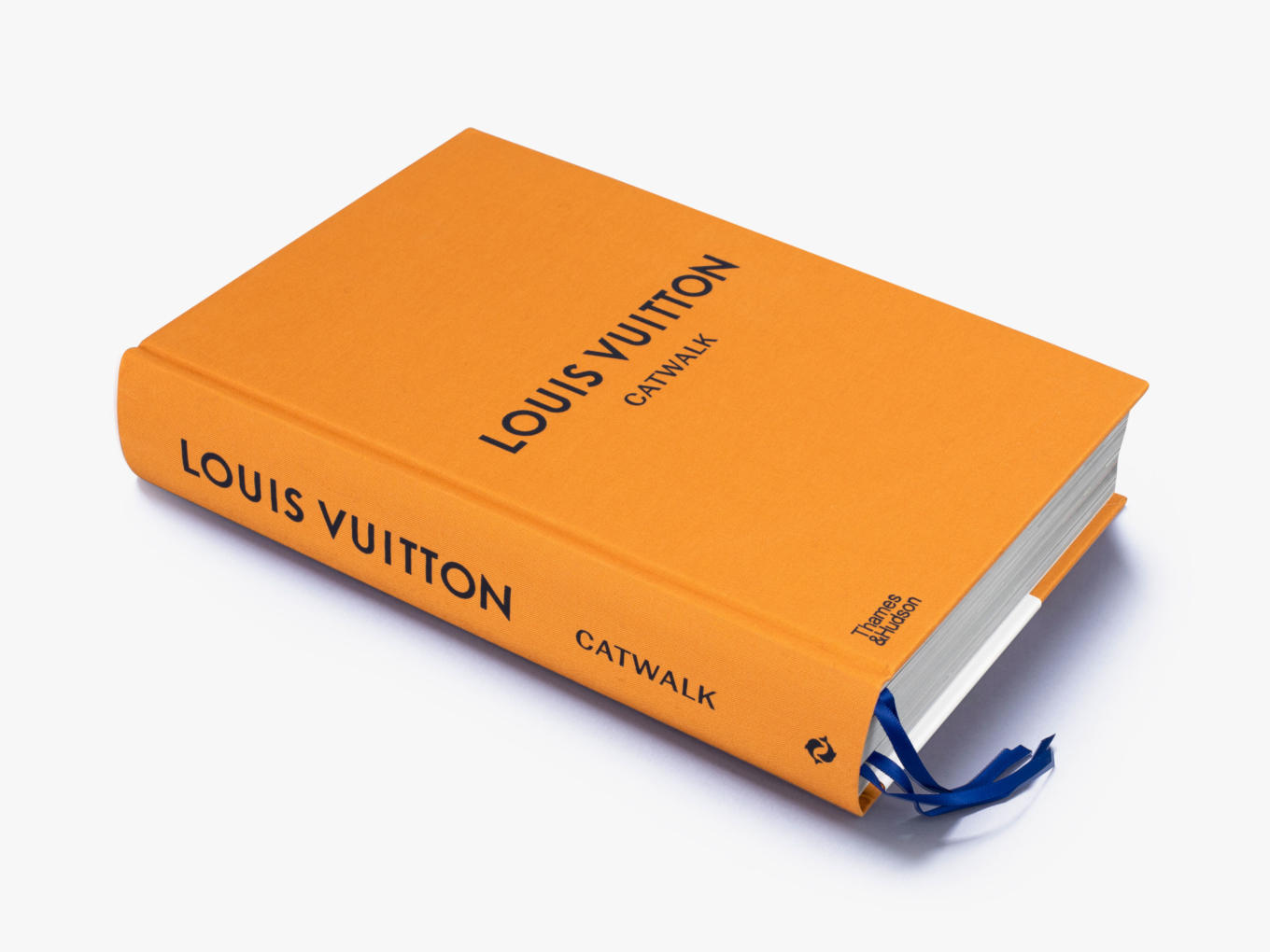 Sách Louis Vuitton Catwalk  Ấn Bản Tiếng Anh  Sách và Văn phòng phẩm  LOUIS  VUITTON