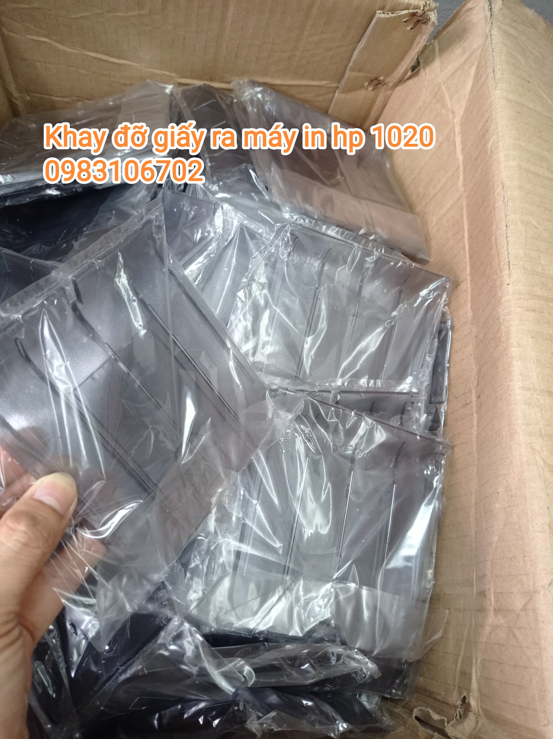 Khay đỡ giấy ra máy in hp 1020