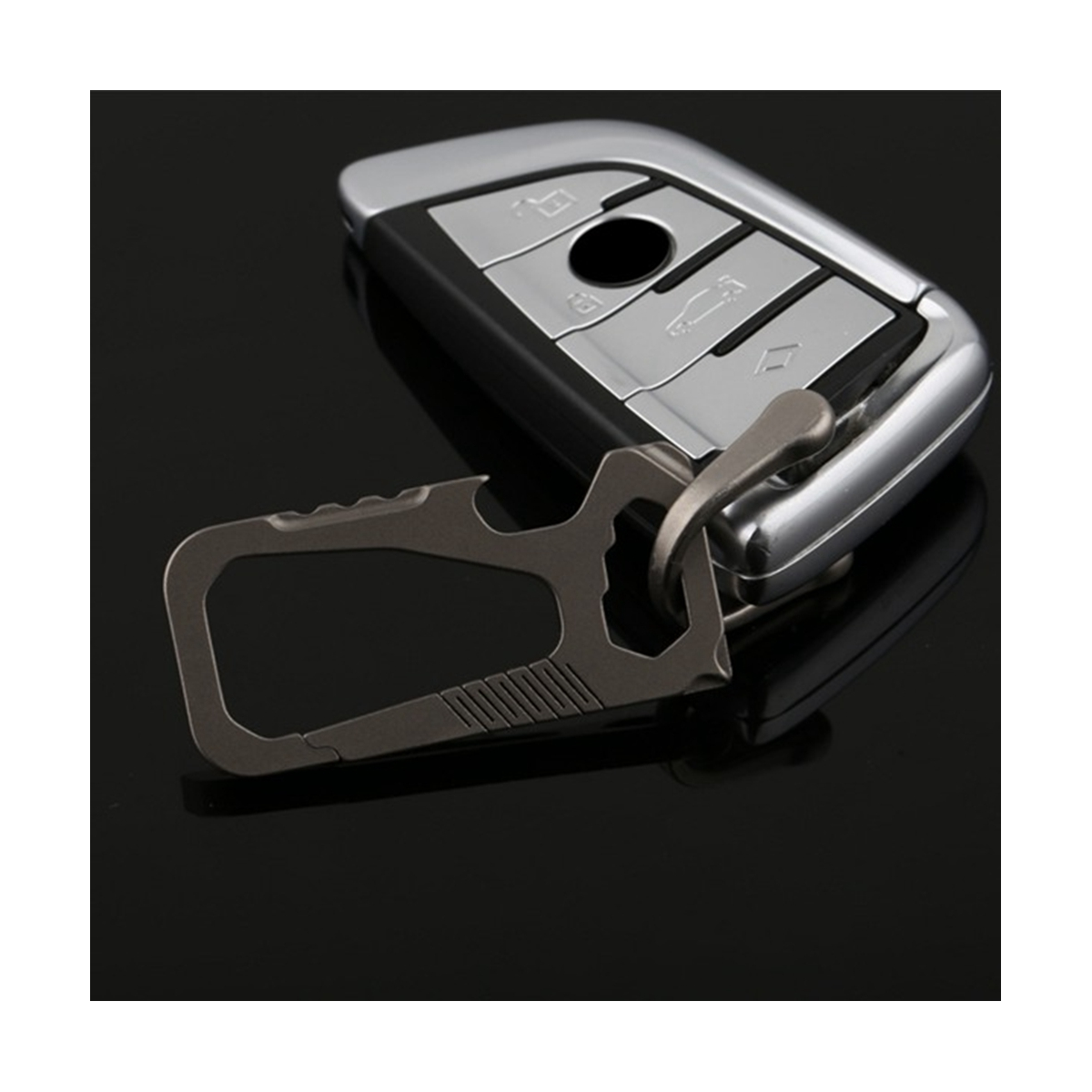 Multifunctional Mini Titanium Buckle Key Ring Car Buckle Outdoor Buckle Tool Simple Key Storage Bottle Opener Silver