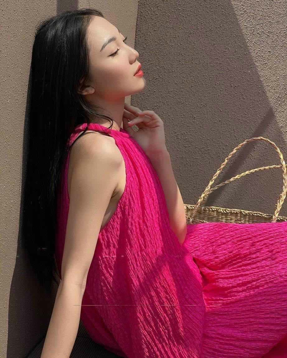 Đầm maxi cổ yếm đi biển, maxi đi biển , Đầm maxi cổ yếm, đầm chất vải đũi xốp màu trơn, đầm xòe nữ, đầm tiểu thư, váy maxi xòe đi biển sang chảnh