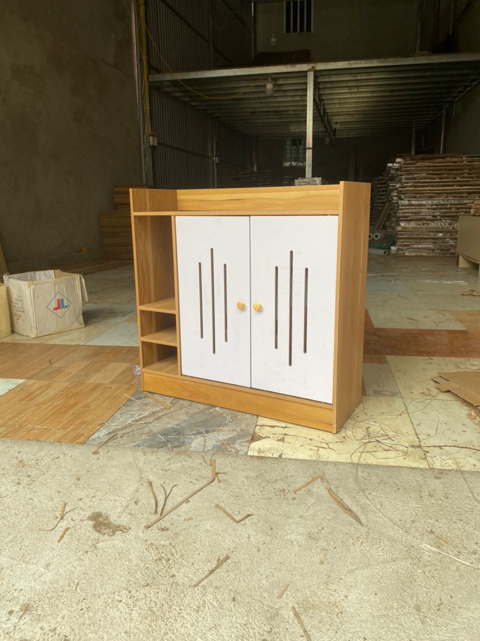 Tủ giày 3 ngăn 2 cánh gỗ xẻ