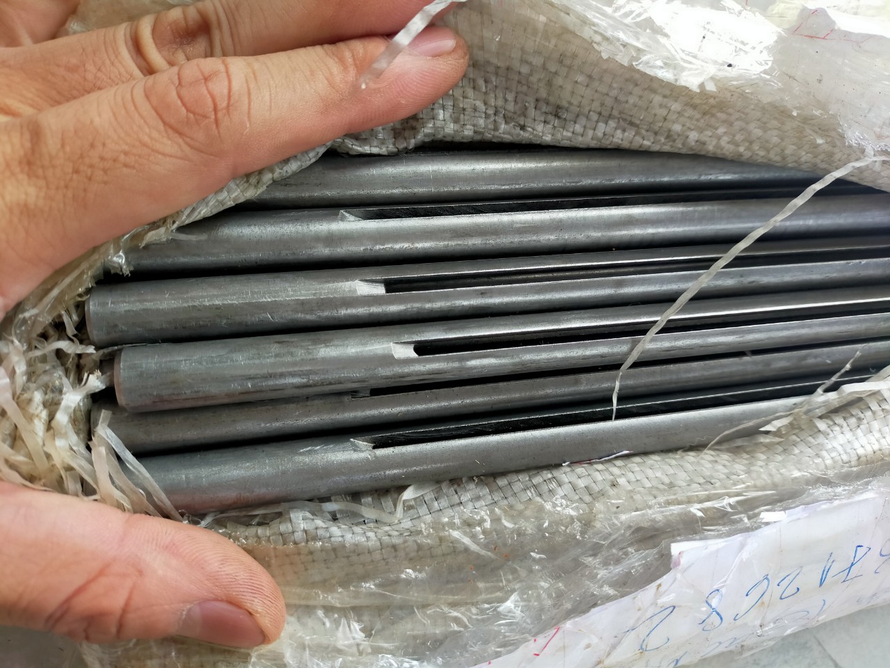 Ống thép đúc rọc rãnh lỗ 7.05mm và 8.05mm