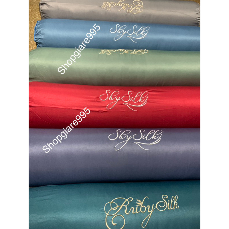 Vỏ gối ôm chất liệu Lụa Sateen ( Có kéo khoá )