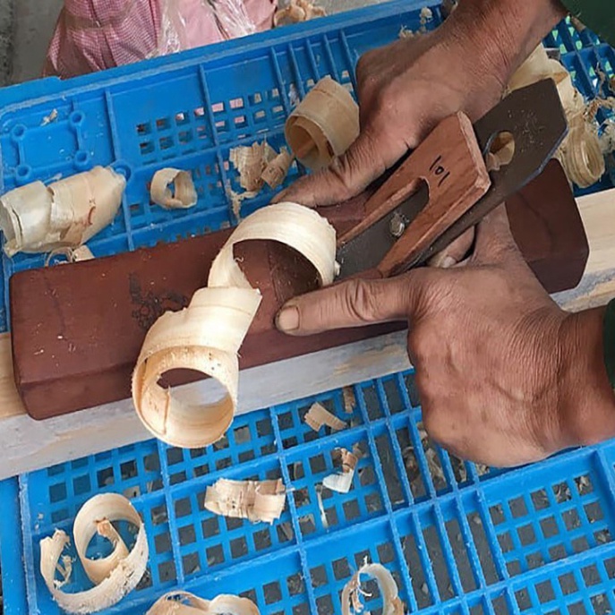 Bào gỗ cầm tay loại tốt..
