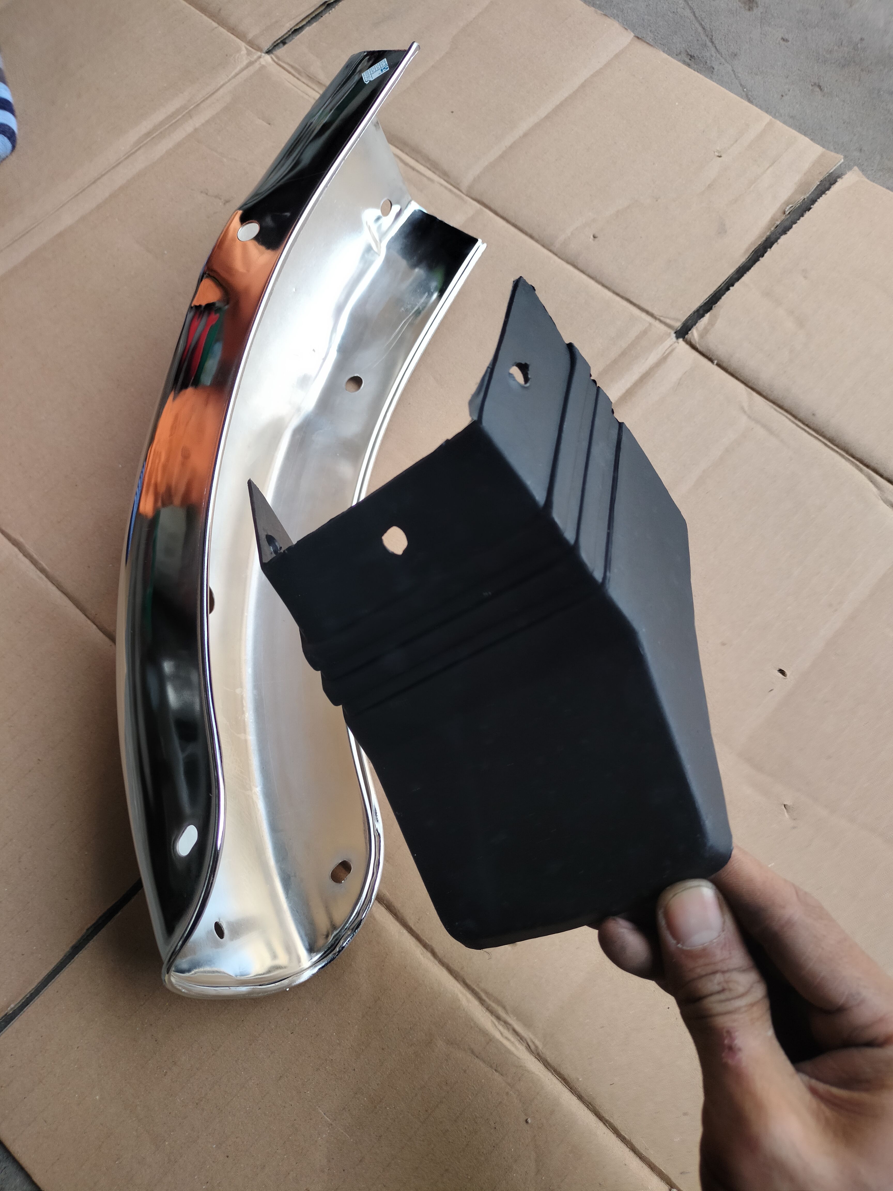 dè chắn bùn sau xe honda win ( inox )