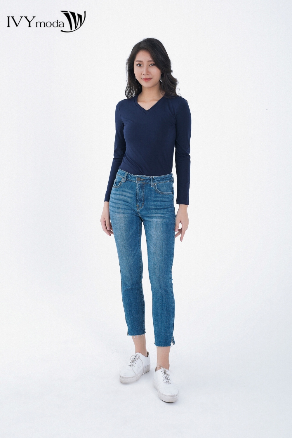 Áo thun basic cổ tim IVY moda MS 58P0159