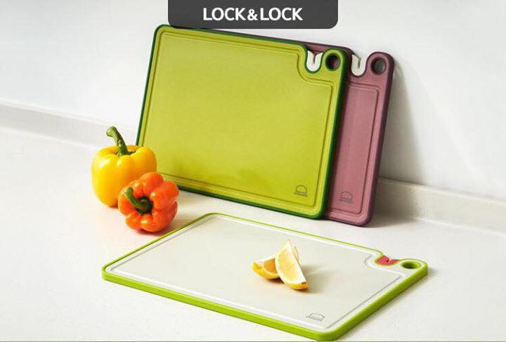 Thớt Kháng Khuẩn Kèm Mài Dao  LocknLock  CSC401