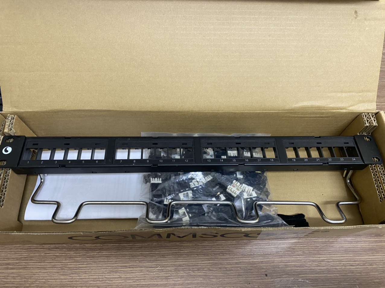 Thanh đấu nối mạng Patch Panel 24 Port Cat6 Commscope