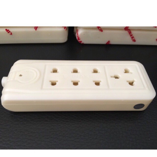 Ổ cắm 4 ngả Vinakip 15A/250V
