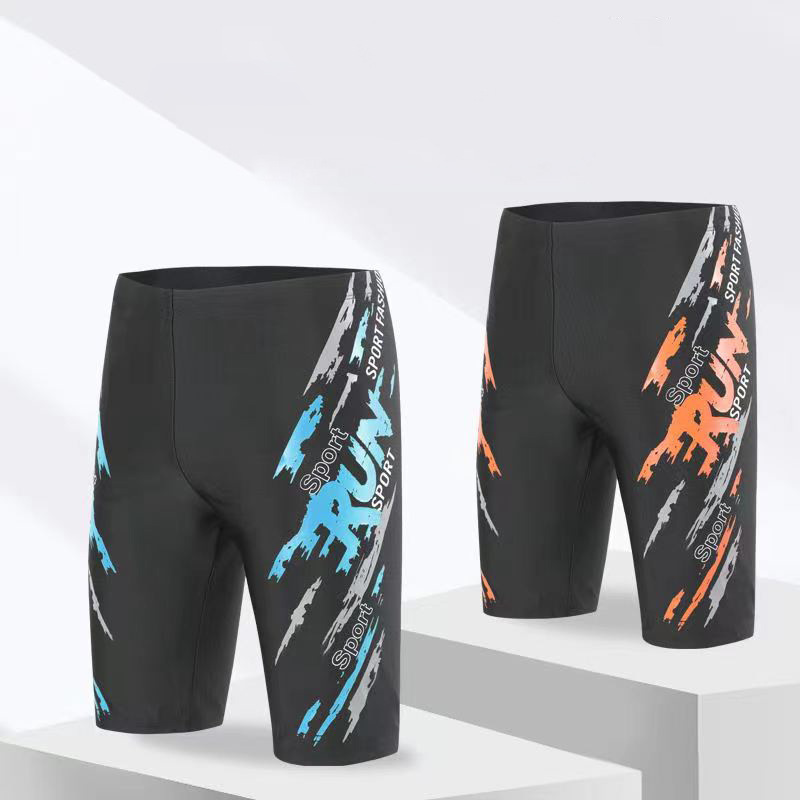 The new men's swim trunks are fattened and enlarged to soak in the hot springs, and the comfortable and fashionable quick-drying swim trunks are comfortable