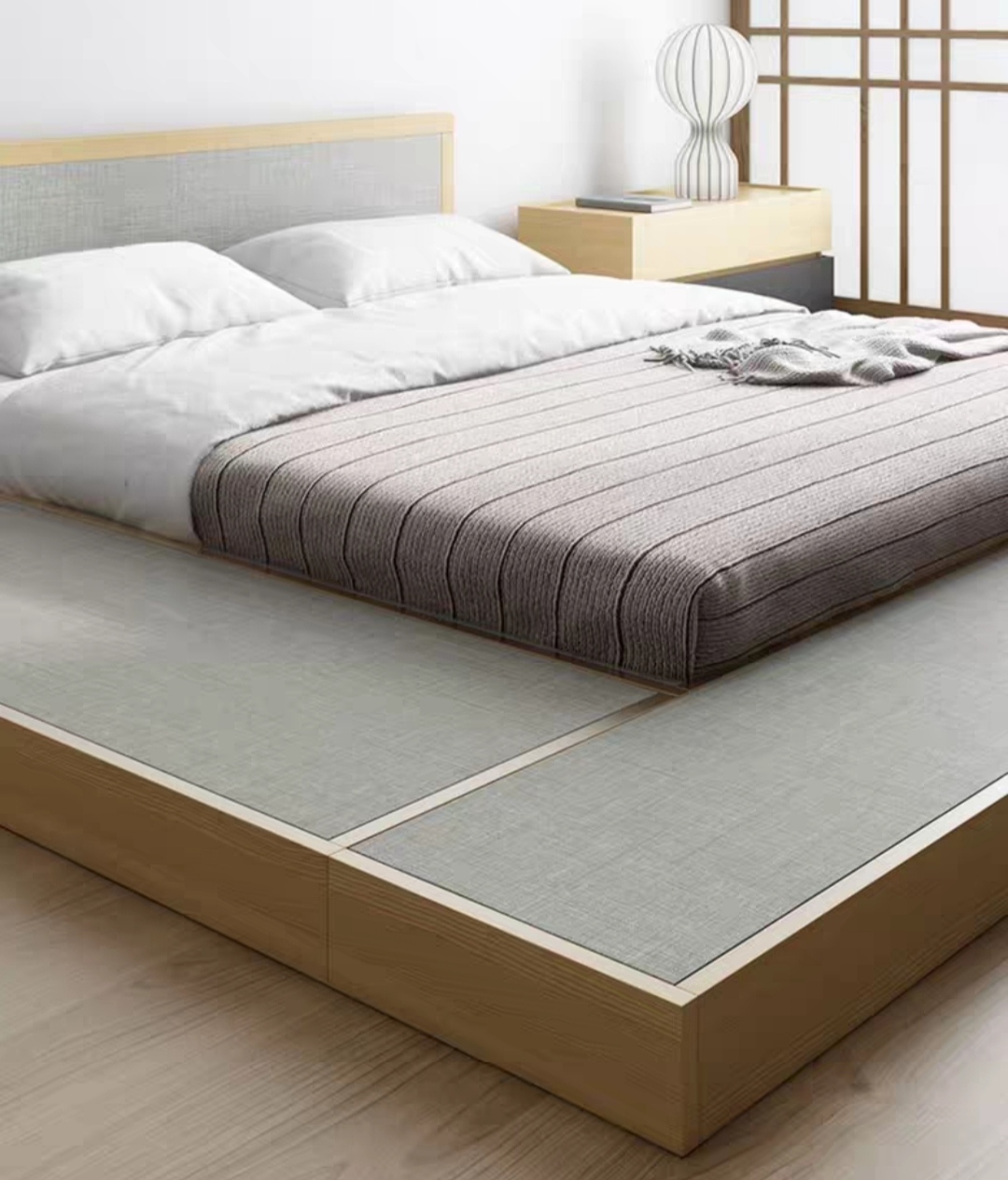 Кровать низкая без ножек в японском стиле