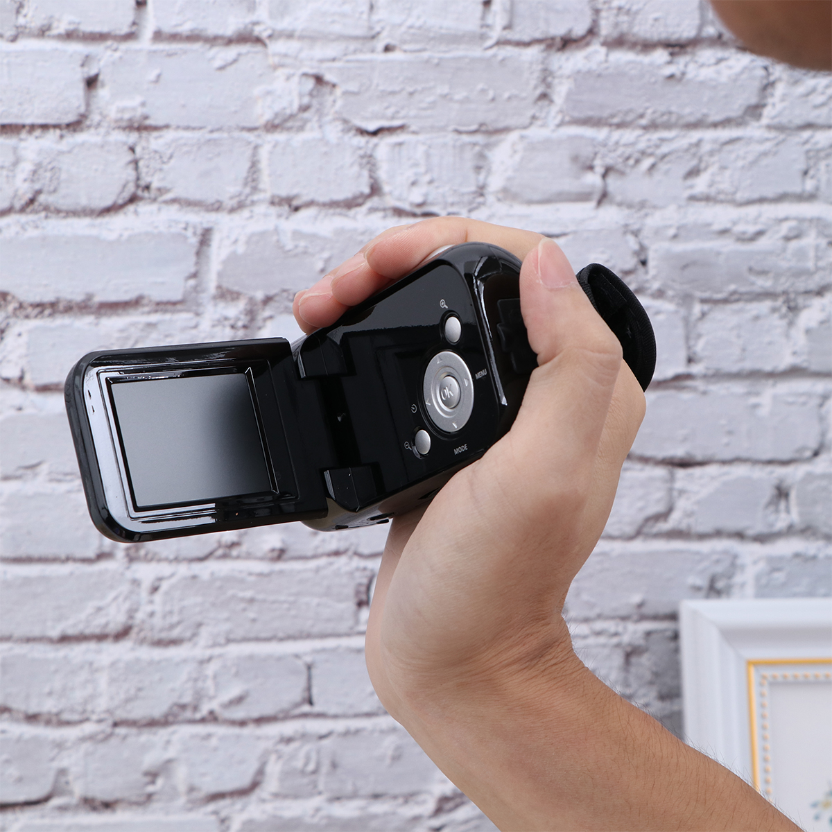 16MP 16X Máy quay hình kỹ thuật số cầm tay loại nhỏ (màu đen) 2.0 inch tích hợp đèn flash,...