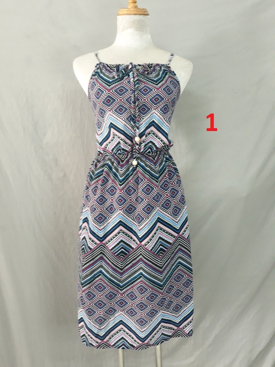 Đầm xốp yếm- ngắn