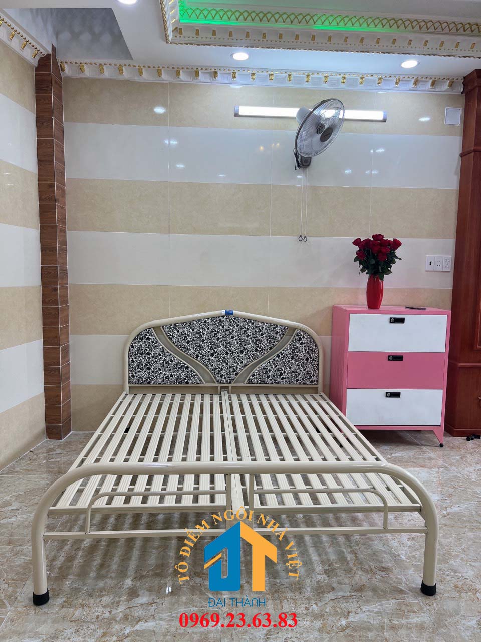 Giường  sắt kích thước ngang 1M8 dài 2M – GS316 mẫu đơn giản, tiện dụng, dễ dàng tháo ráp di chuyển.