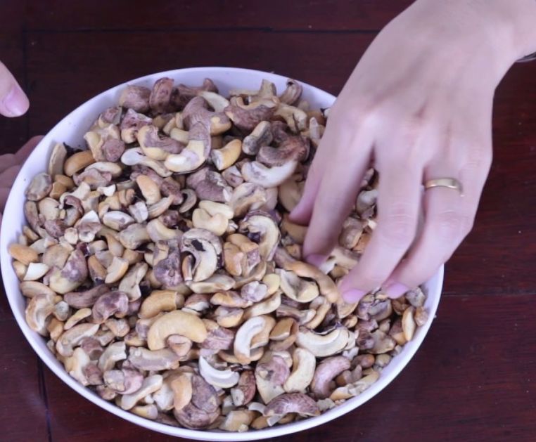 Hạt Điều Rang Muối Loại Vỡ 500g Bò Đội Nón