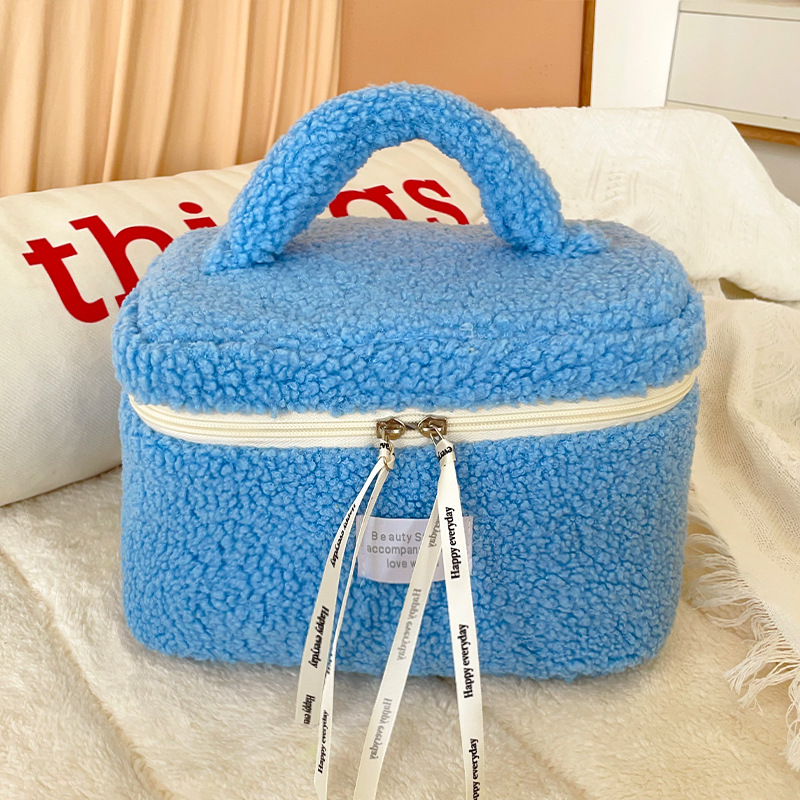 QFDI Plush cosmetic bag Large capacity portable storage bag High-quality sherpa travel bag cosmetic storage bag