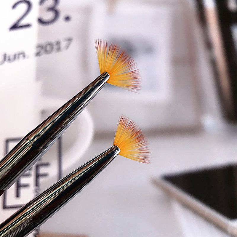 Cọ quạt xòe rắc kim tuyến | tạo omber