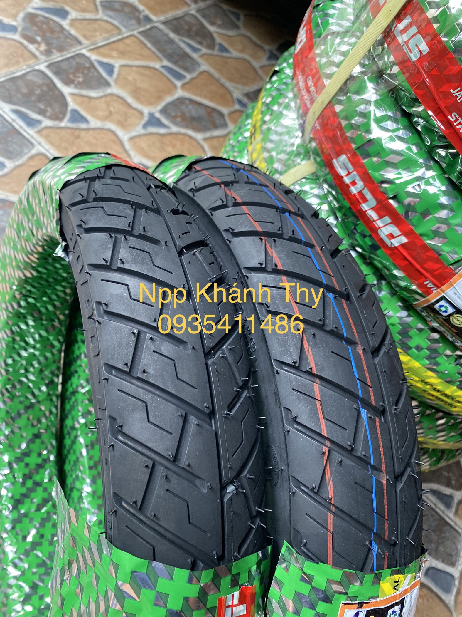 1 Cặp Vỏ (Lốp) không ruột DPLUS cho Airblade, Vision