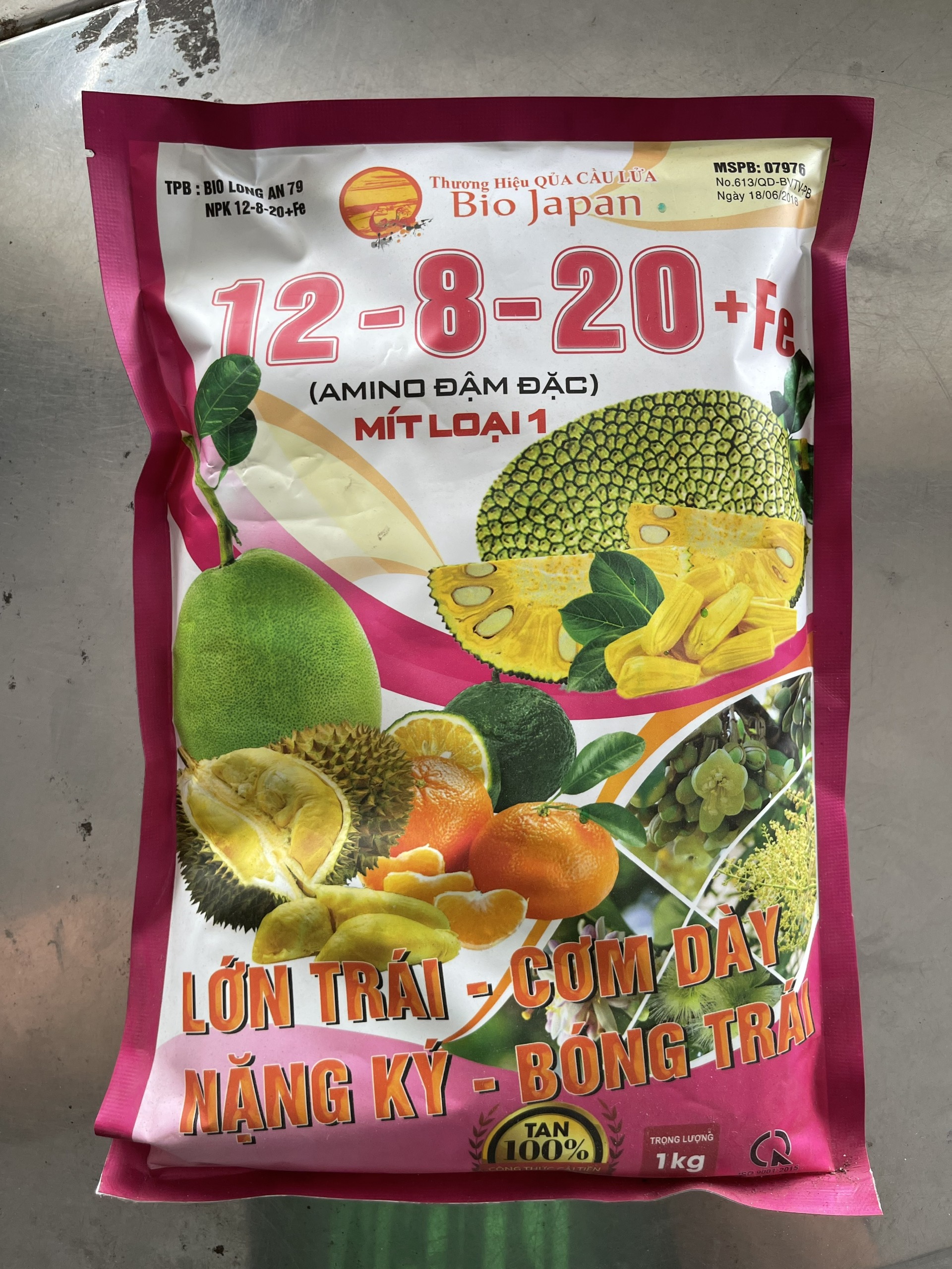 Phân bón lá 12-8-20+ fe- lớn trái cơm dày, nặng kí bóng trái