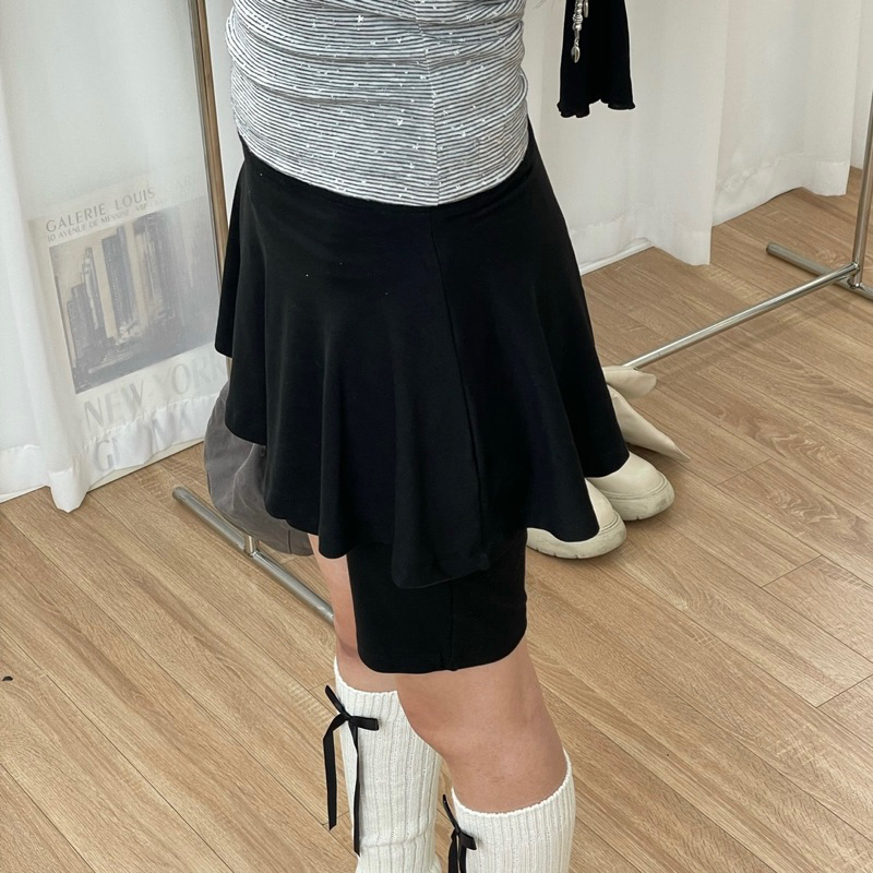 [SIE] black low-waist skort // quần váy kiểu blokecore keooo
