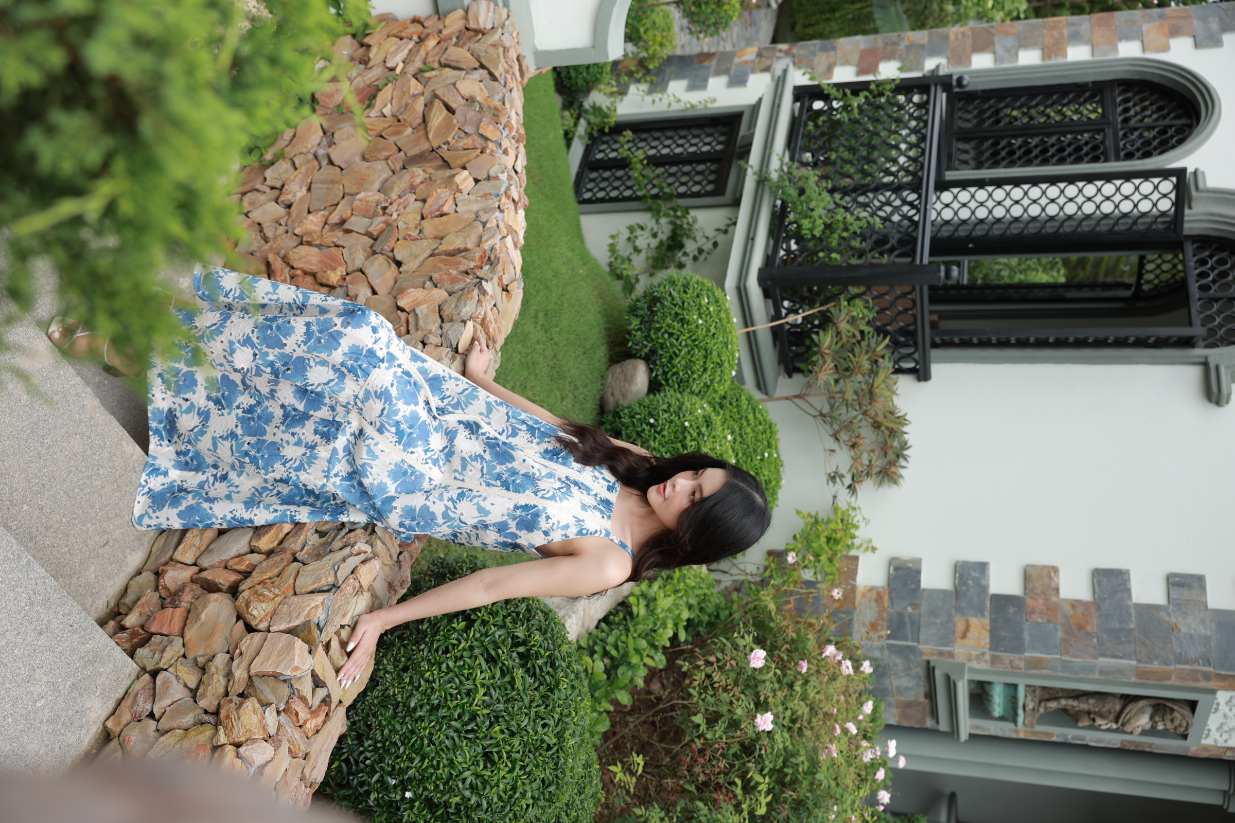 Đầm maxi hai dây - hoa xanh