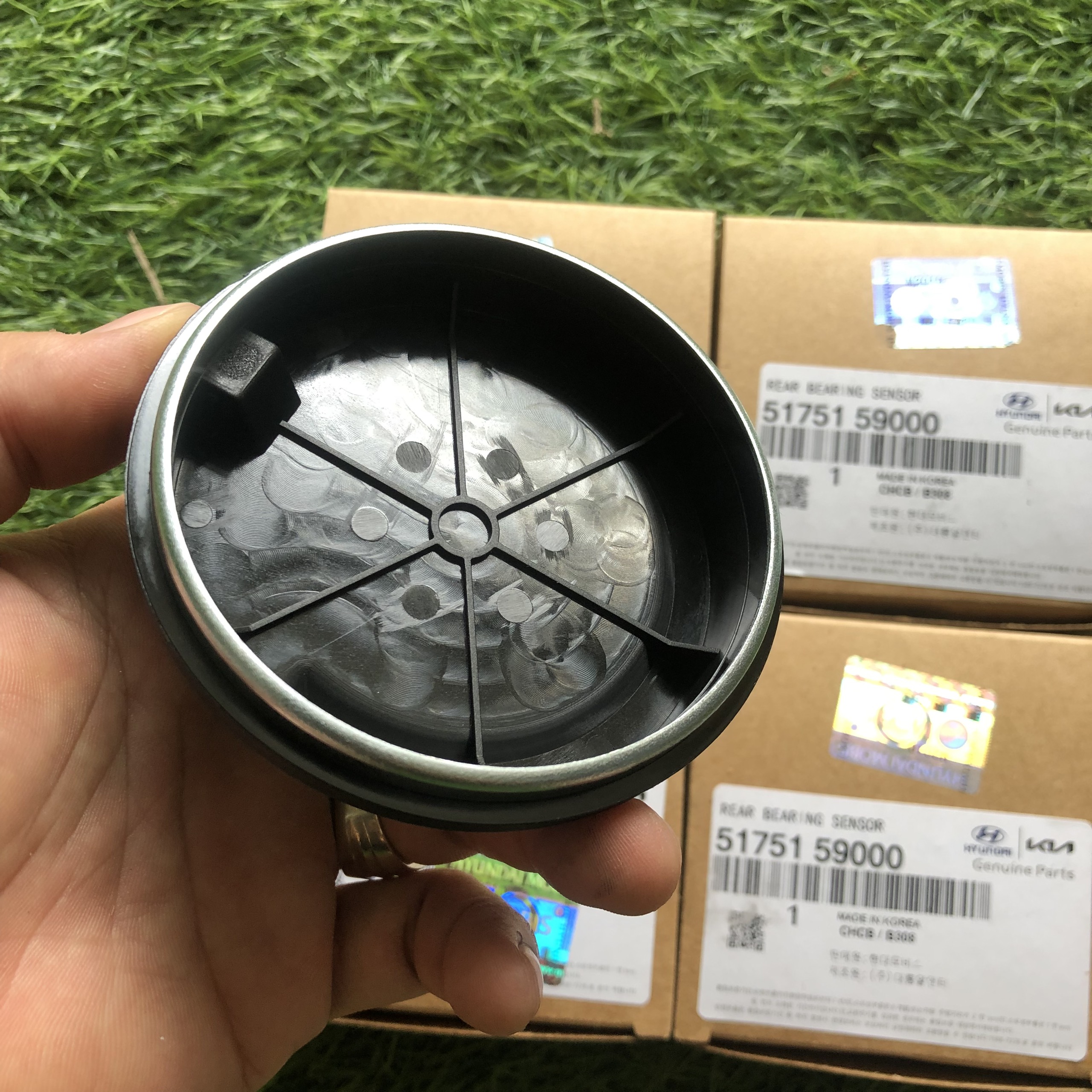 NẮP CẢM BIẾN ABS HYUNDAI SOLATI