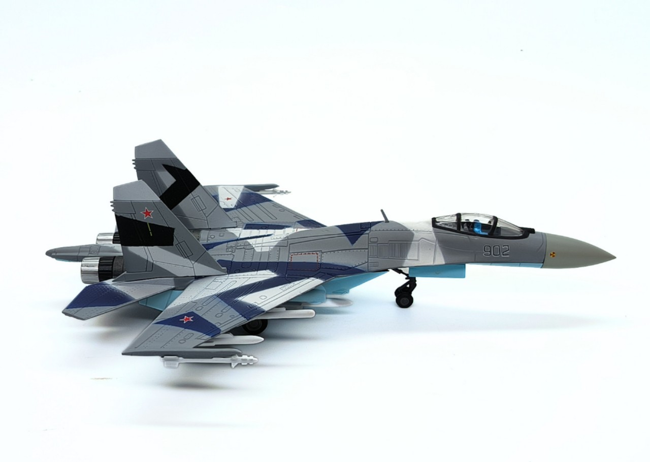 Mô hình máy bay SU35 tỷ lệ 1/100