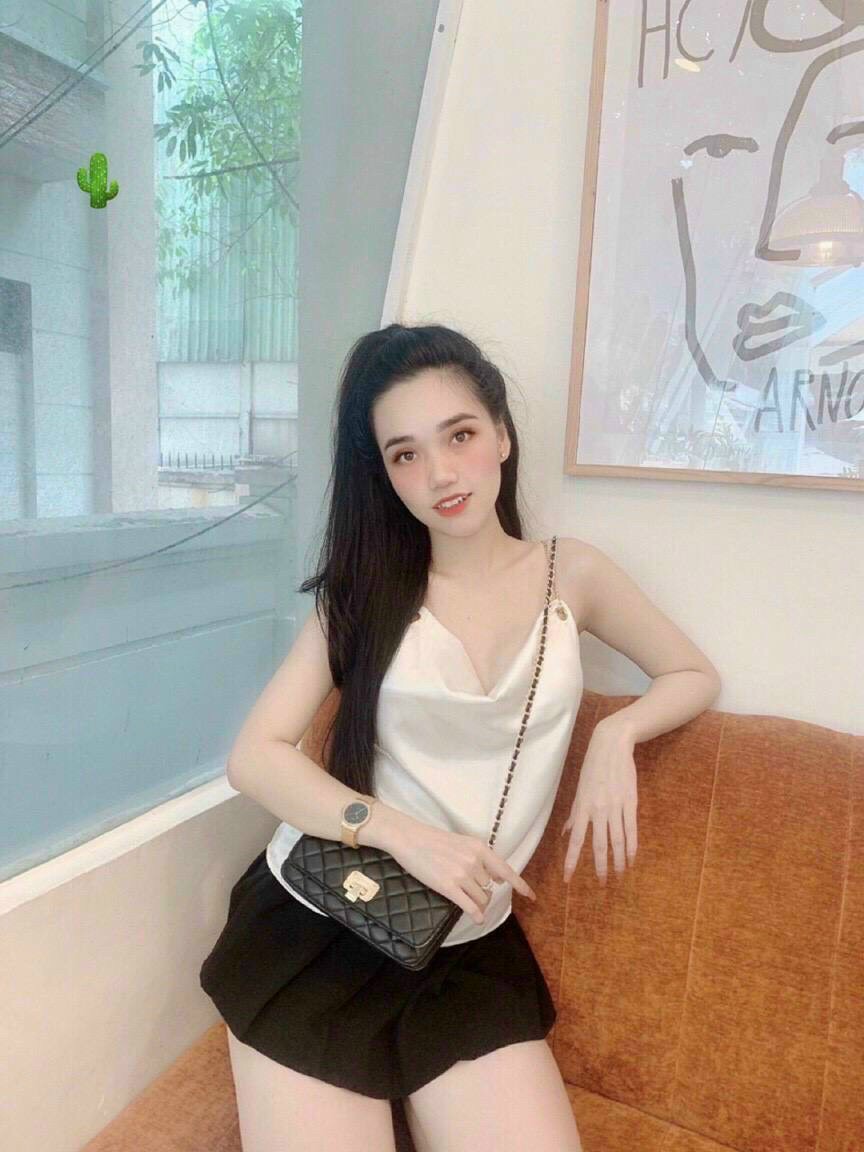 Áo kiểu 2 dây xích khoen phi lụa cổ đổ cực xinh , chất phi lụa mềm mịn mát