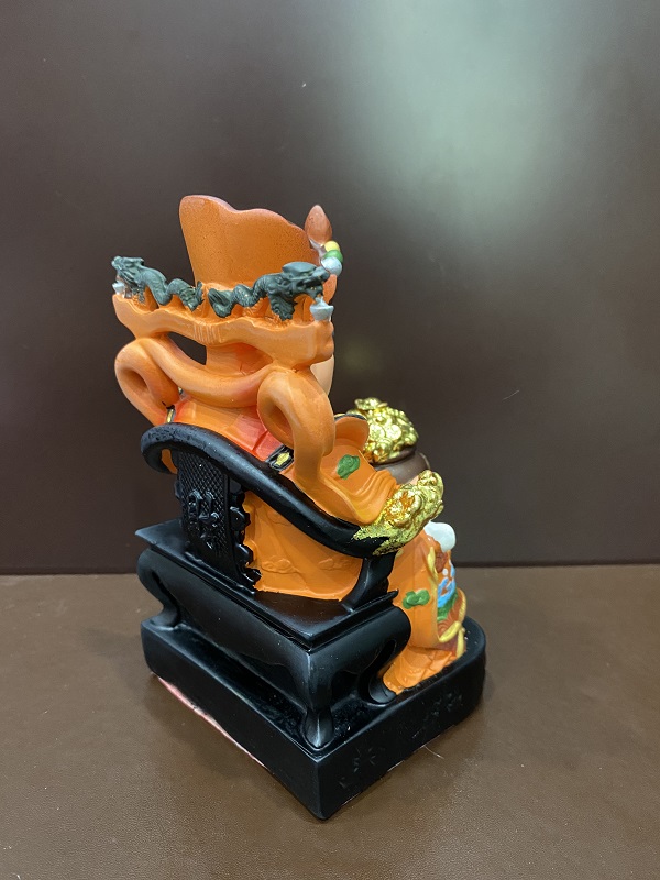 Tượng thần tài may mắn