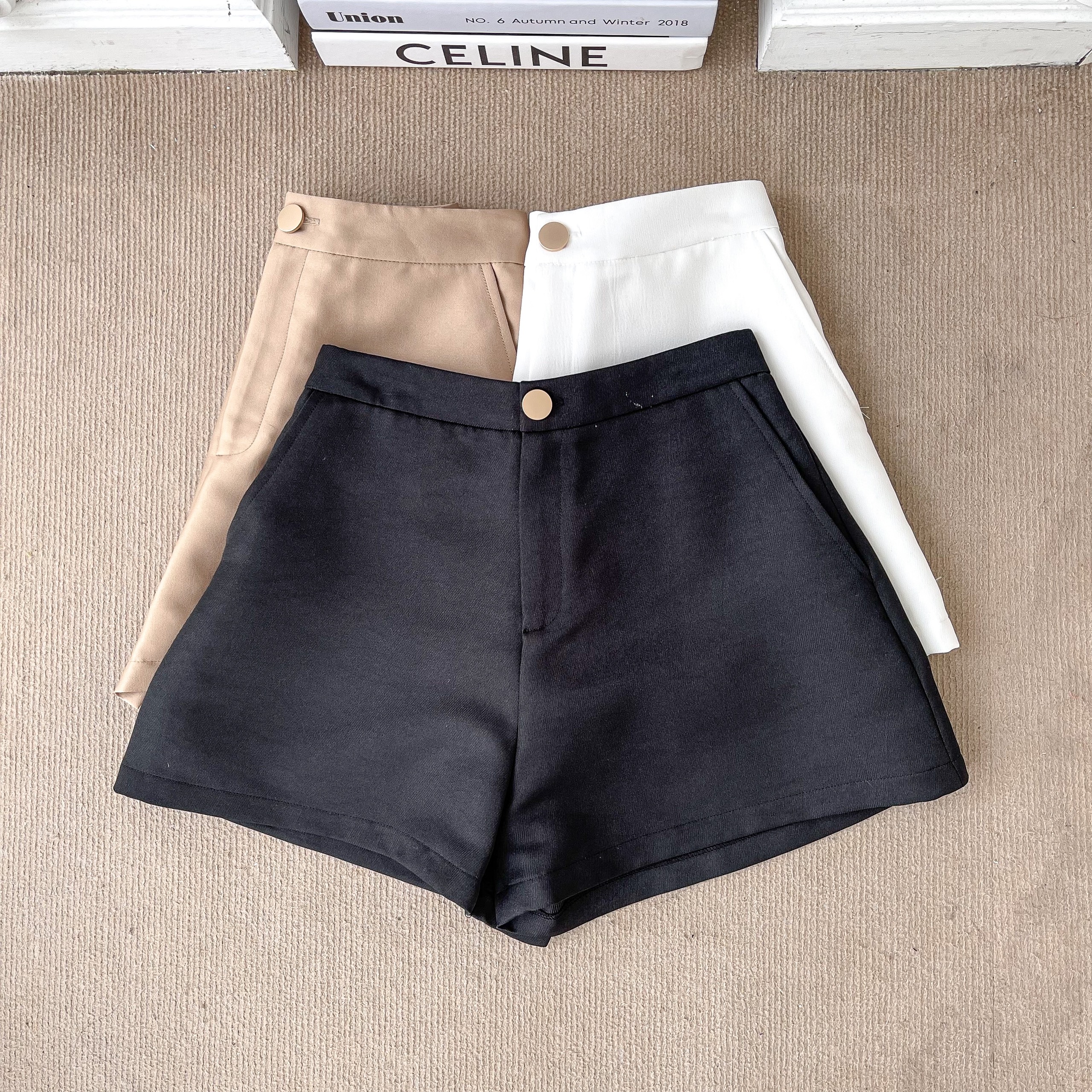 Quần short chất phi nút vàng , Peace House Clothing