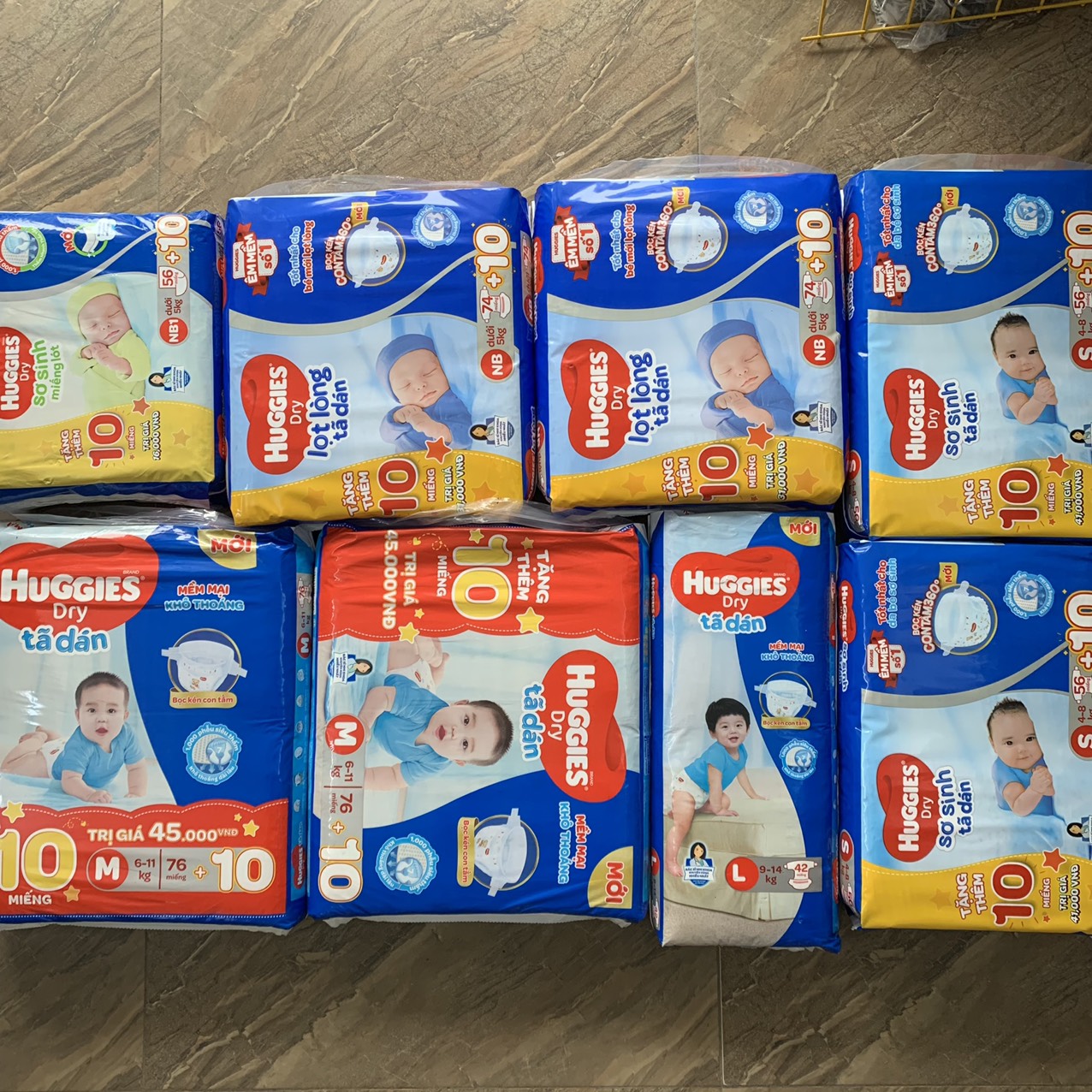 Bỉm-Tã dán Huggies side L 42 miếng (9-14kg)